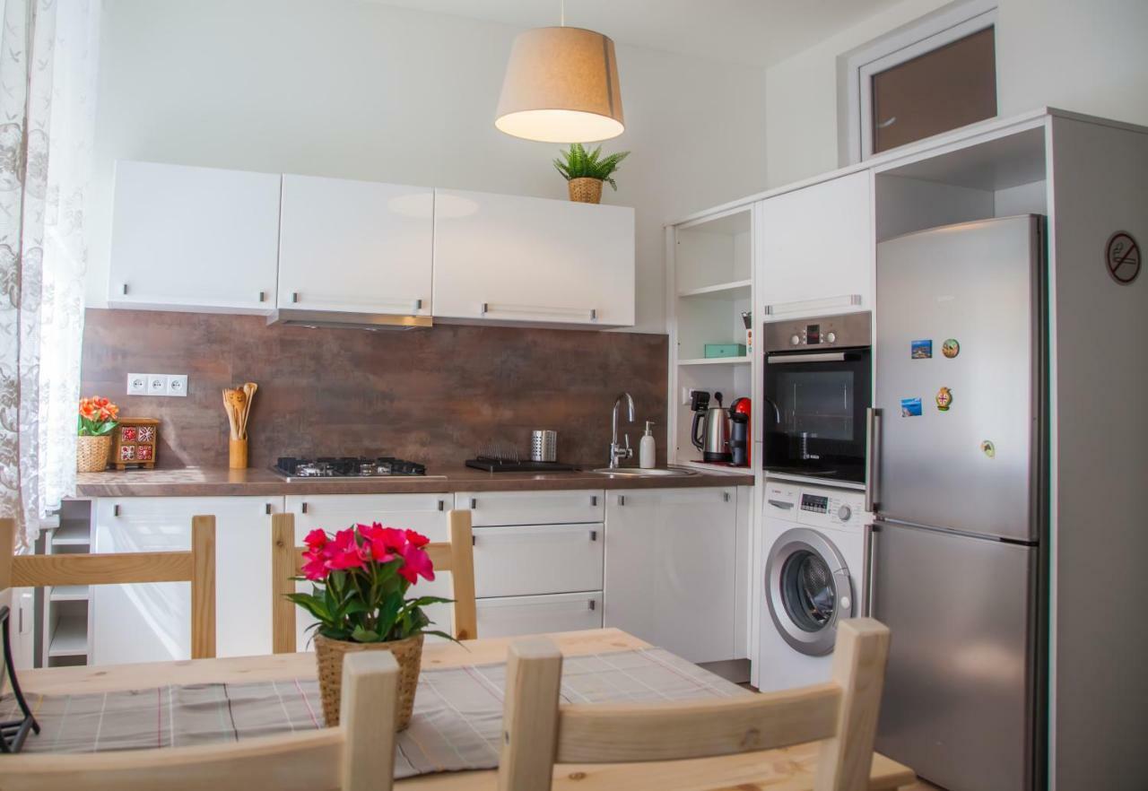Downtown Pedestrian Zone Apartment Bratislava Exterior foto