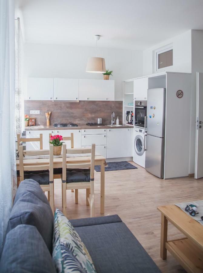 Downtown Pedestrian Zone Apartment Bratislava Exterior foto